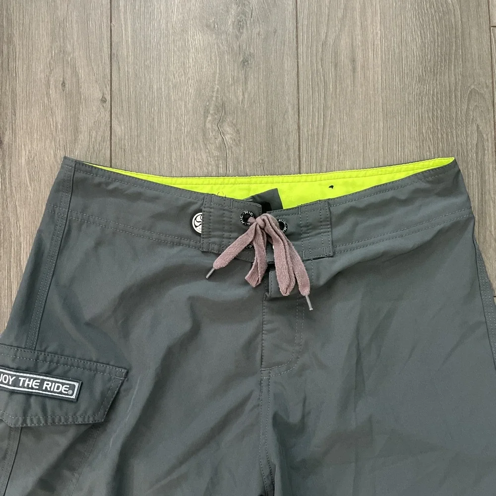 HIC Hawaiian Island Creations Mens Sz 30 Boardshorts Gray